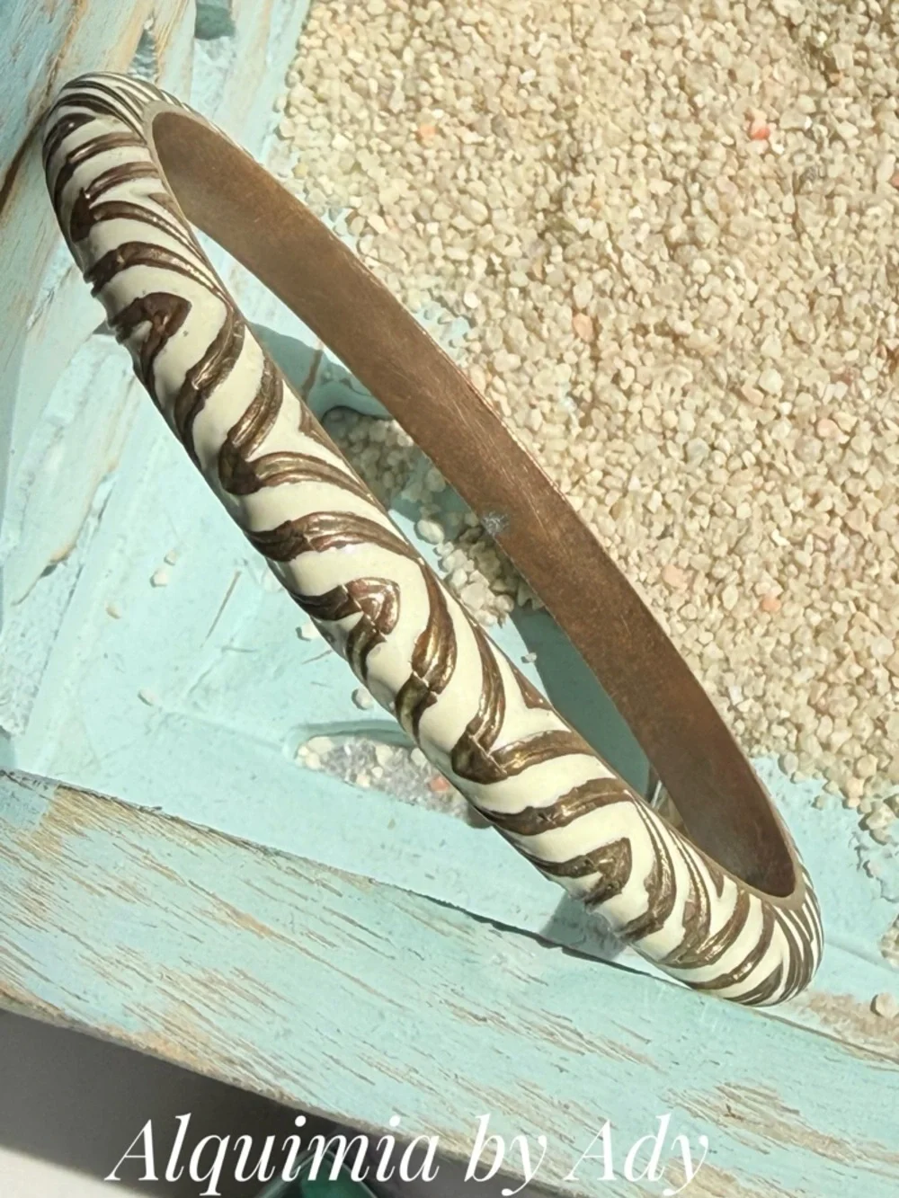 Alquimia Ivory and Brown Swirl Bangle Bracelet